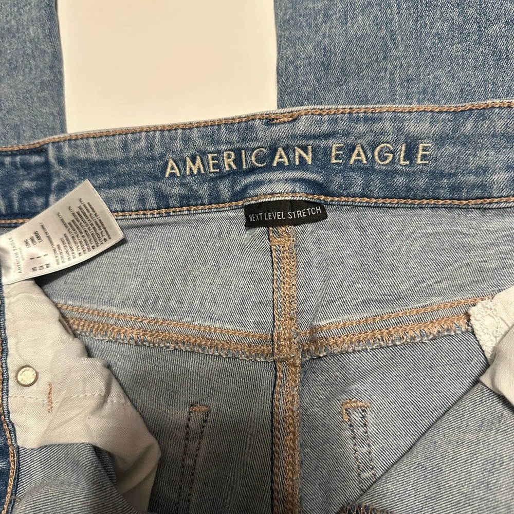 American Eagle Light Blue Denim Jeans - Picture 3 of 10